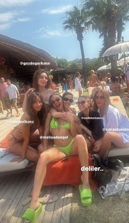 Melisa Döngel feet photo thumbnail