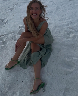 Melisa Döngel feet photo thumbnail