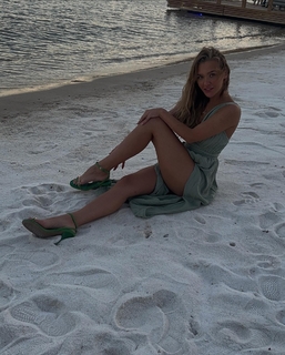 Melisa Döngel feet photo thumbnail