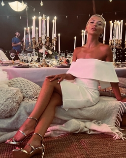 Melisa Döngel feet photo thumbnail