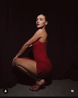 Melisa Döngel feet photo thumbnail