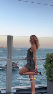 Melisa Döngel feet photo thumbnail