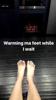 Melissa Barrera feet photo thumbnail