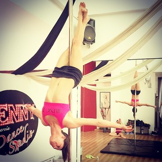 Melissa Barrera feet photo thumbnail