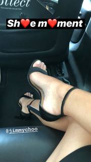Melissa Barrera feet photo thumbnail