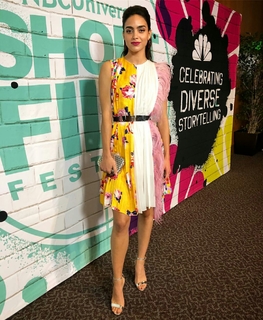 Melissa Barrera feet photo thumbnail