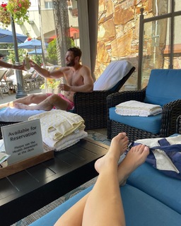 Melissa Barrera feet photo thumbnail
