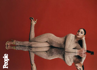 Melissa Barrera feet photo thumbnail