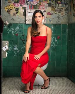 Melissa Barrera feet photo thumbnail