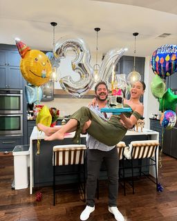 Melissa Barrera feet photo thumbnail