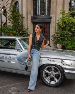 Melissa Barrera feet photo thumbnail