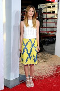 Melissa Benoist feet photo thumbnail