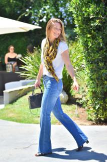 Melissa Benoist feet photo thumbnail