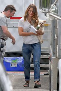 Melissa Benoist feet photo thumbnail