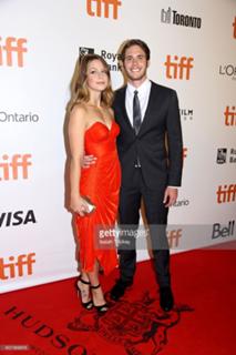 Melissa Benoist feet photo thumbnail