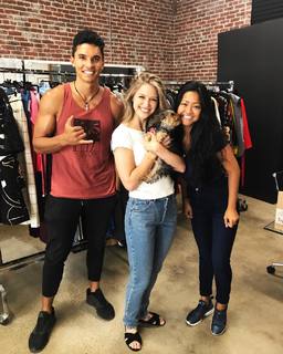 Melissa Benoist feet photo thumbnail