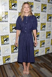 Melissa Benoist feet photo thumbnail