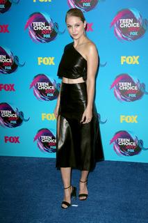 Melissa Benoist feet photo thumbnail