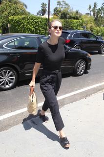 Melissa Benoist feet photo thumbnail