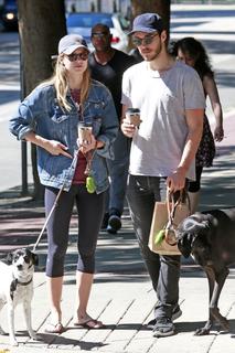 Melissa Benoist feet photo thumbnail