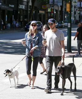 Melissa Benoist feet photo thumbnail