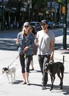 Melissa Benoist feet photo thumbnail