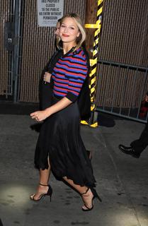 Melissa Benoist feet photo thumbnail