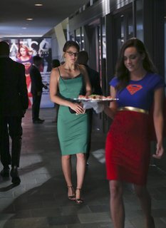 Melissa Benoist feet photo thumbnail