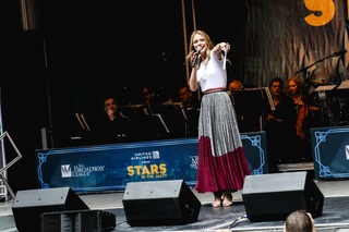 Melissa Benoist feet photo thumbnail