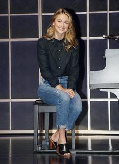Melissa Benoist feet photo thumbnail