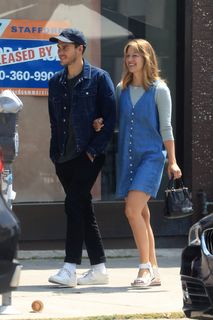 Melissa Benoist feet photo thumbnail