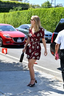 Melissa Benoist feet photo thumbnail