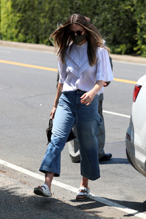Melissa Benoist feet photo thumbnail