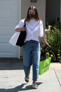 Melissa Benoist feet photo thumbnail