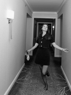 Melissa Benoist feet photo thumbnail
