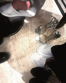 Melissa Benoist feet photo thumbnail