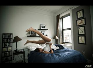 Melissa Benoist feet photo thumbnail