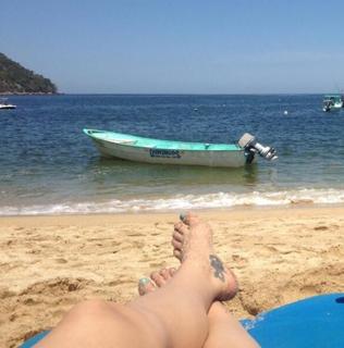 Melissa Fumero feet photo thumbnail