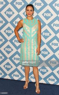 Melissa Fumero feet photo thumbnail