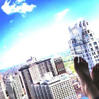 Melissa Fumero feet photo thumbnail