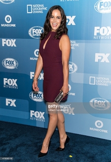 Melissa Fumero feet photo thumbnail