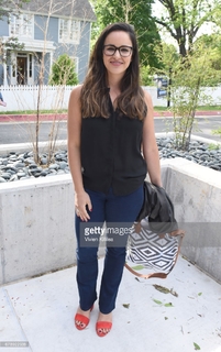 Melissa Fumero feet photo thumbnail