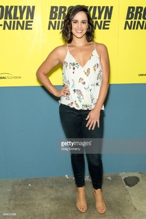 Melissa Fumero feet photo thumbnail