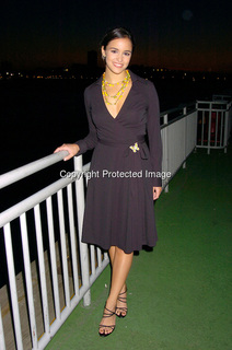 Melissa Fumero feet photo thumbnail