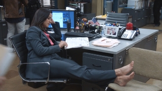 Melissa Fumero feet photo thumbnail