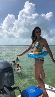 Melissa Fumero feet photo thumbnail