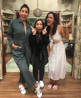 Melissa Fumero feet photo thumbnail