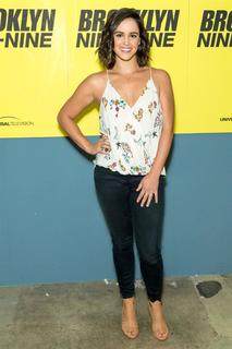 Melissa Fumero feet photo thumbnail
