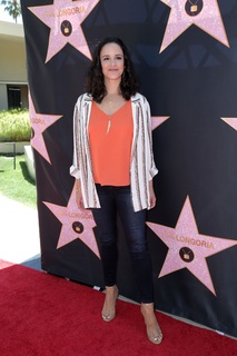 Melissa Fumero feet photo thumbnail