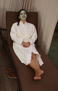 Melissa Fumero feet photo thumbnail
